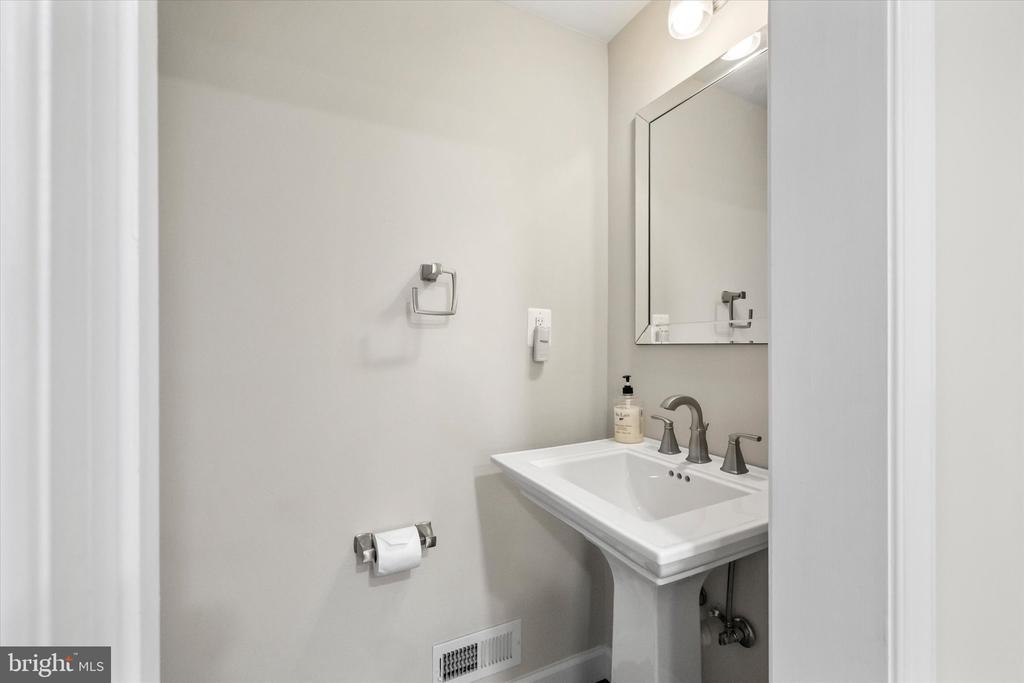 15401 SILVAN GLEN DRIVE