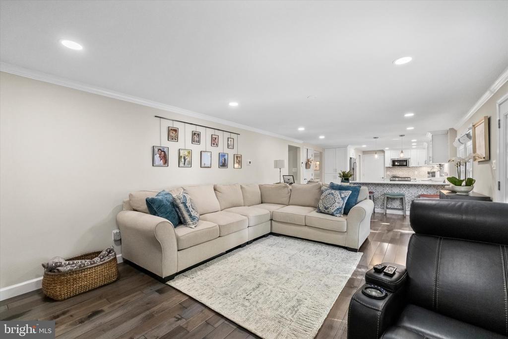 15401 SILVAN GLEN DRIVE