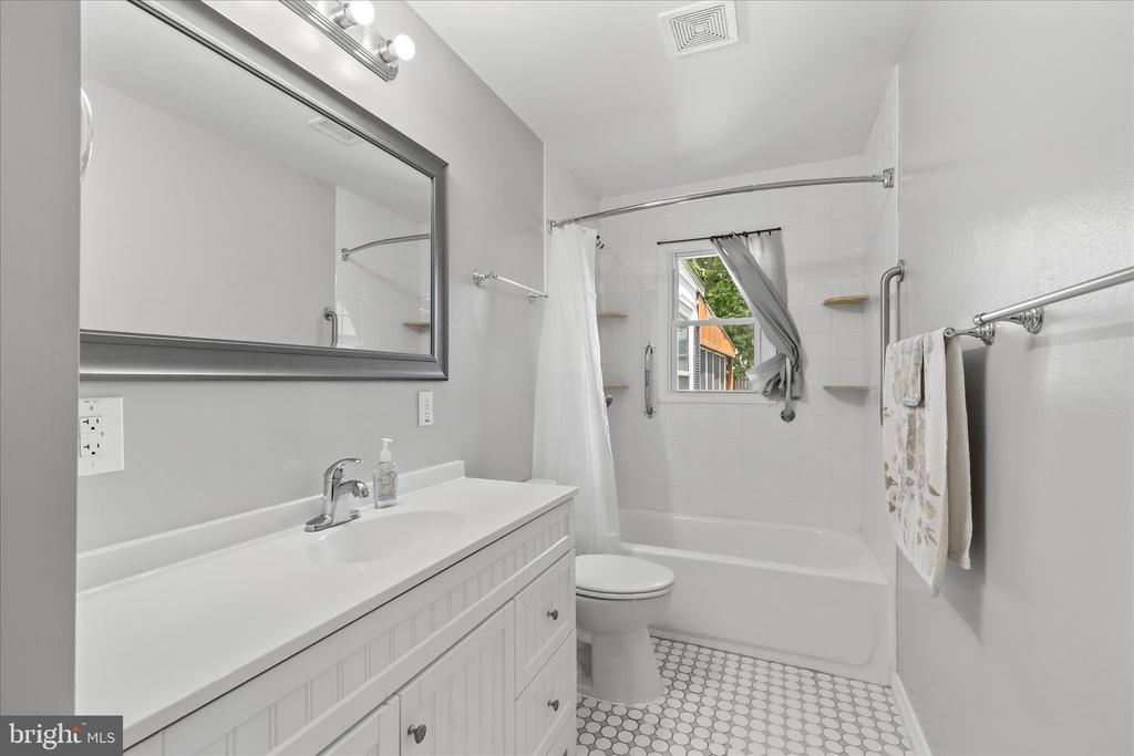 13009 KERRYDALE ROAD
