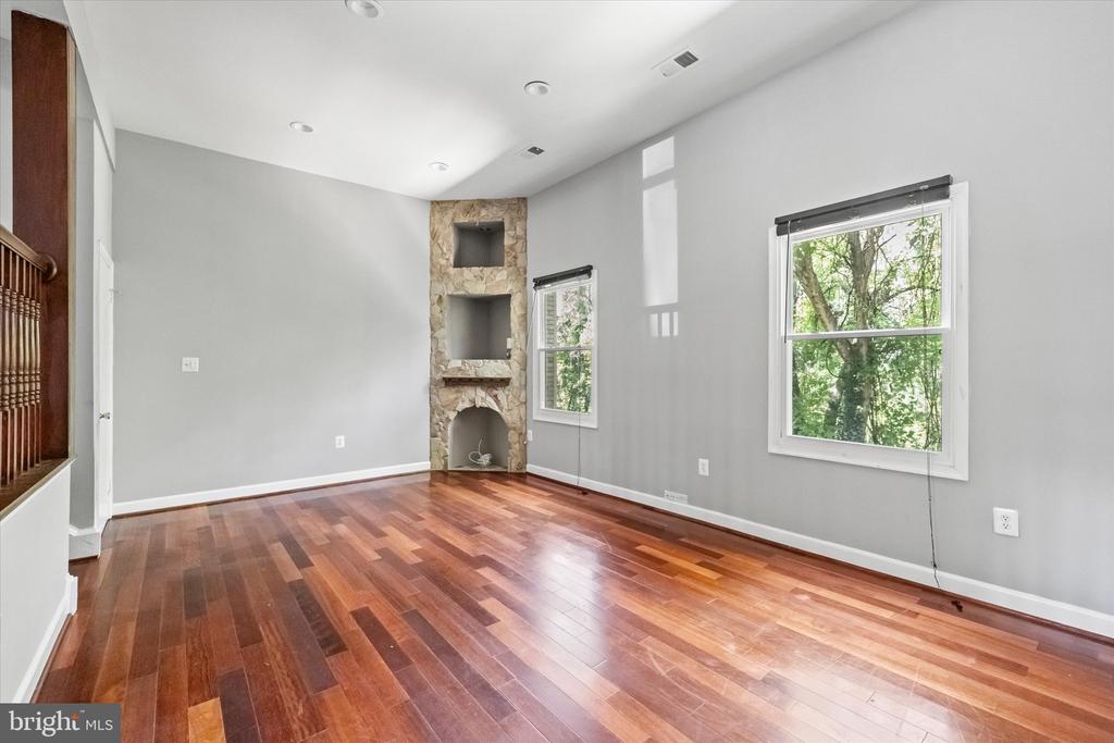 2022 MAYFLOWER DRIVE