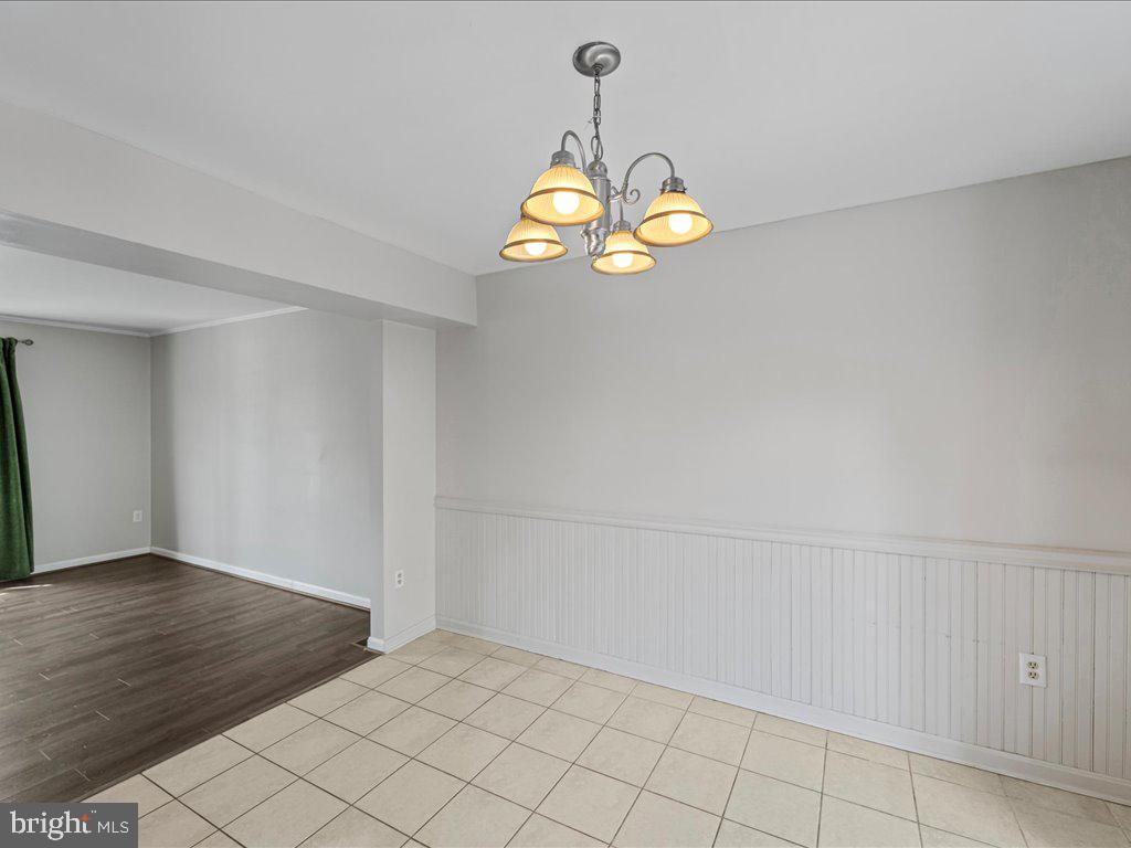 2904 MADEIRA COURT