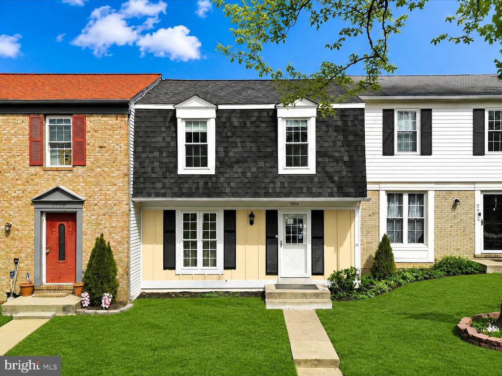 2904 MADEIRA COURT