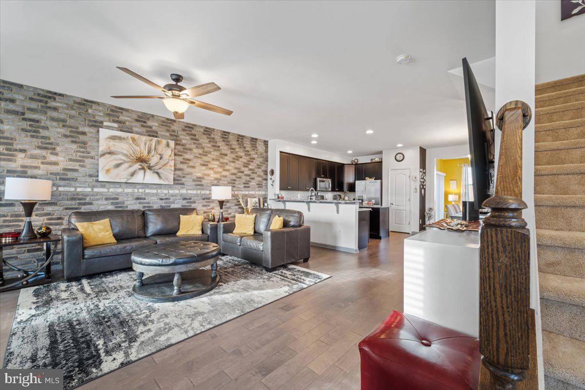 4801 Hicks DRIVE