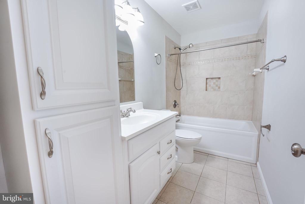 4352 NORMANDY CT