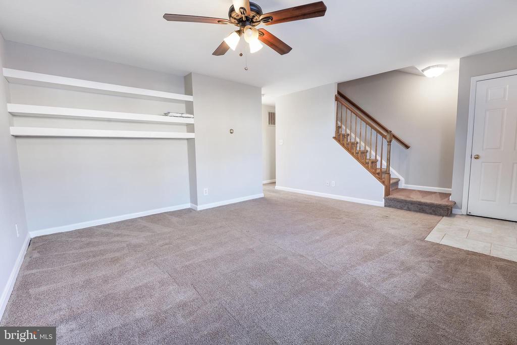4352 NORMANDY CT