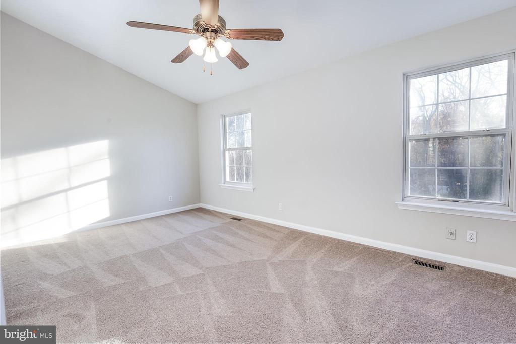 4352 NORMANDY CT