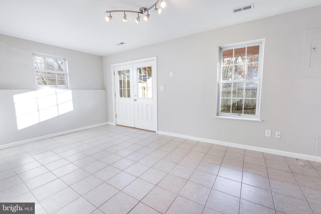 4352 NORMANDY CT