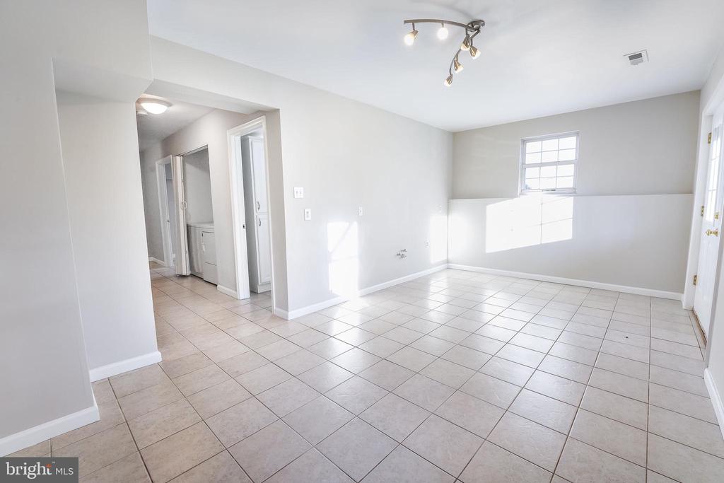 4352 NORMANDY CT