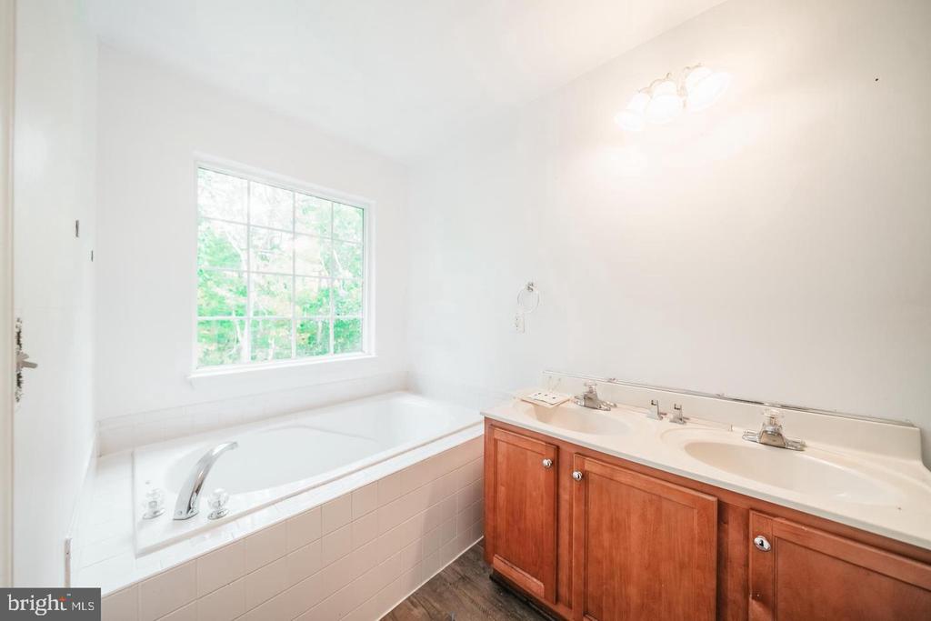 4203 NORMANDY CT