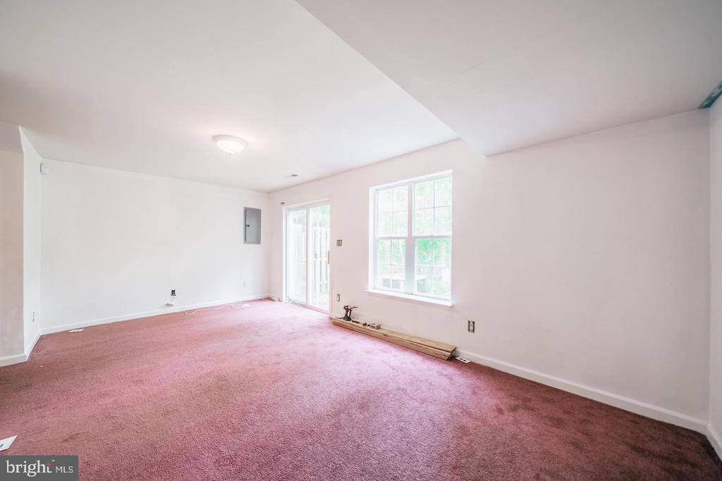 4203 NORMANDY CT