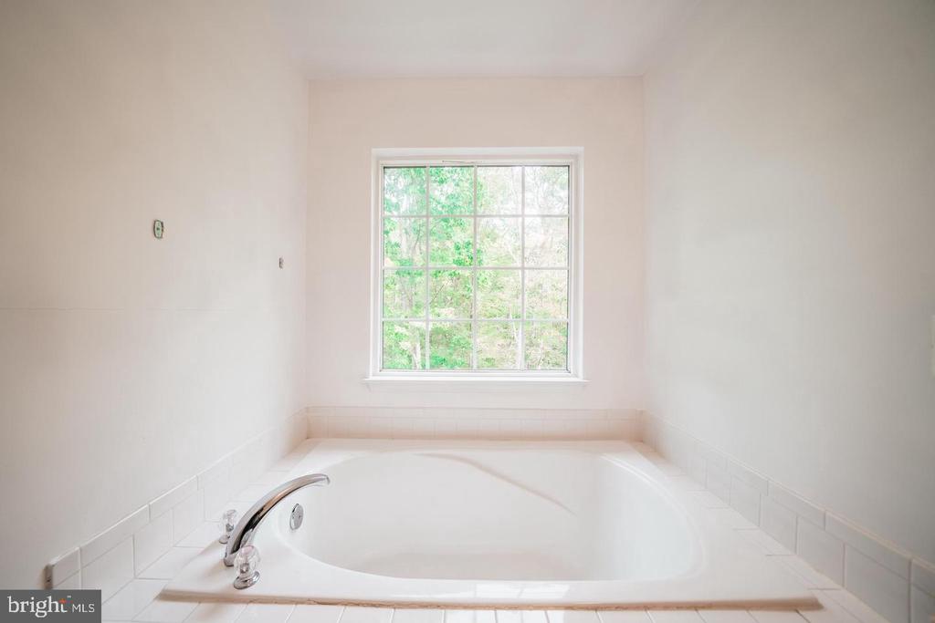 4203 NORMANDY CT