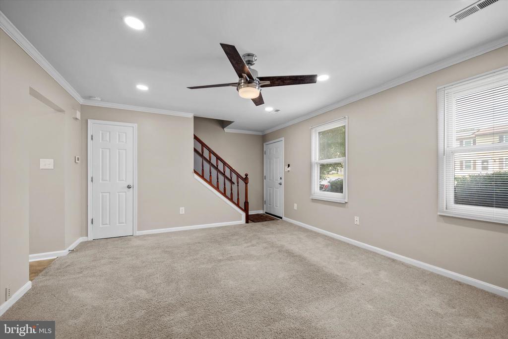 5242 Magnolia Pl