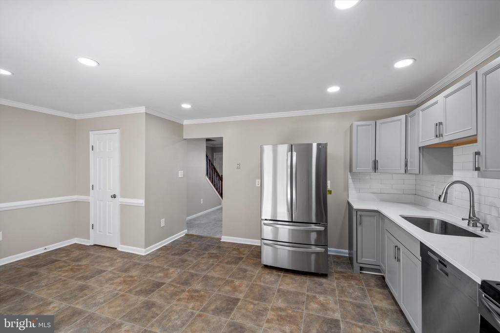 5242 Magnolia Pl