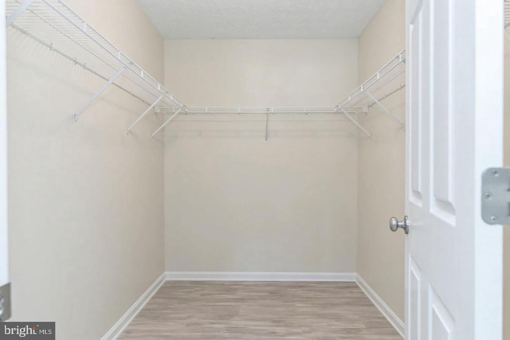 6100 SUNNY MEADOWS DRIVE
