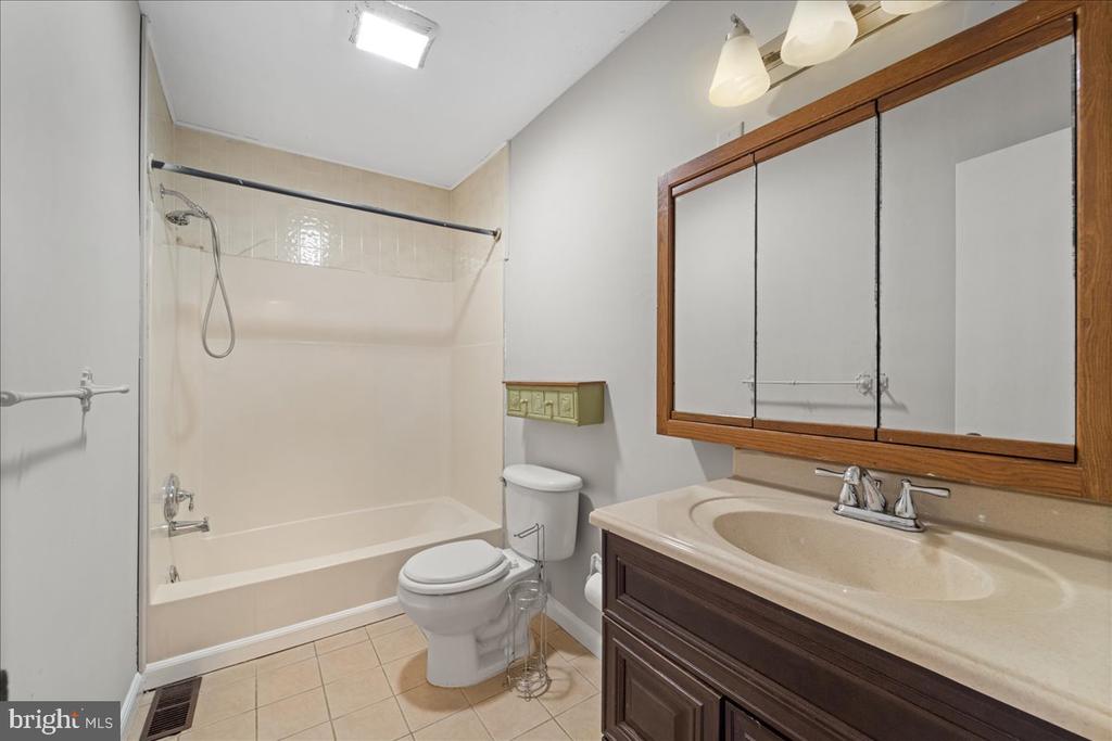 1 COVENTRY CT