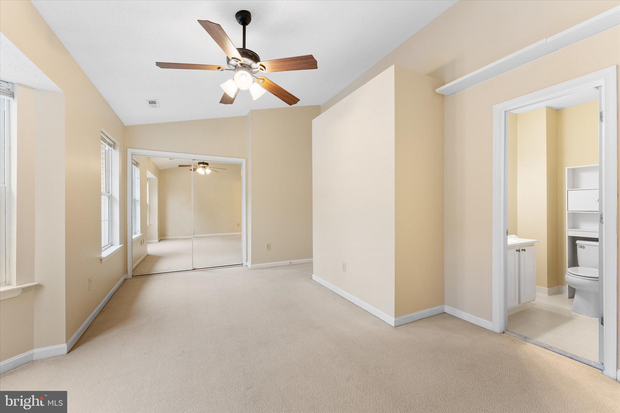 407 LAKEVIEW CT