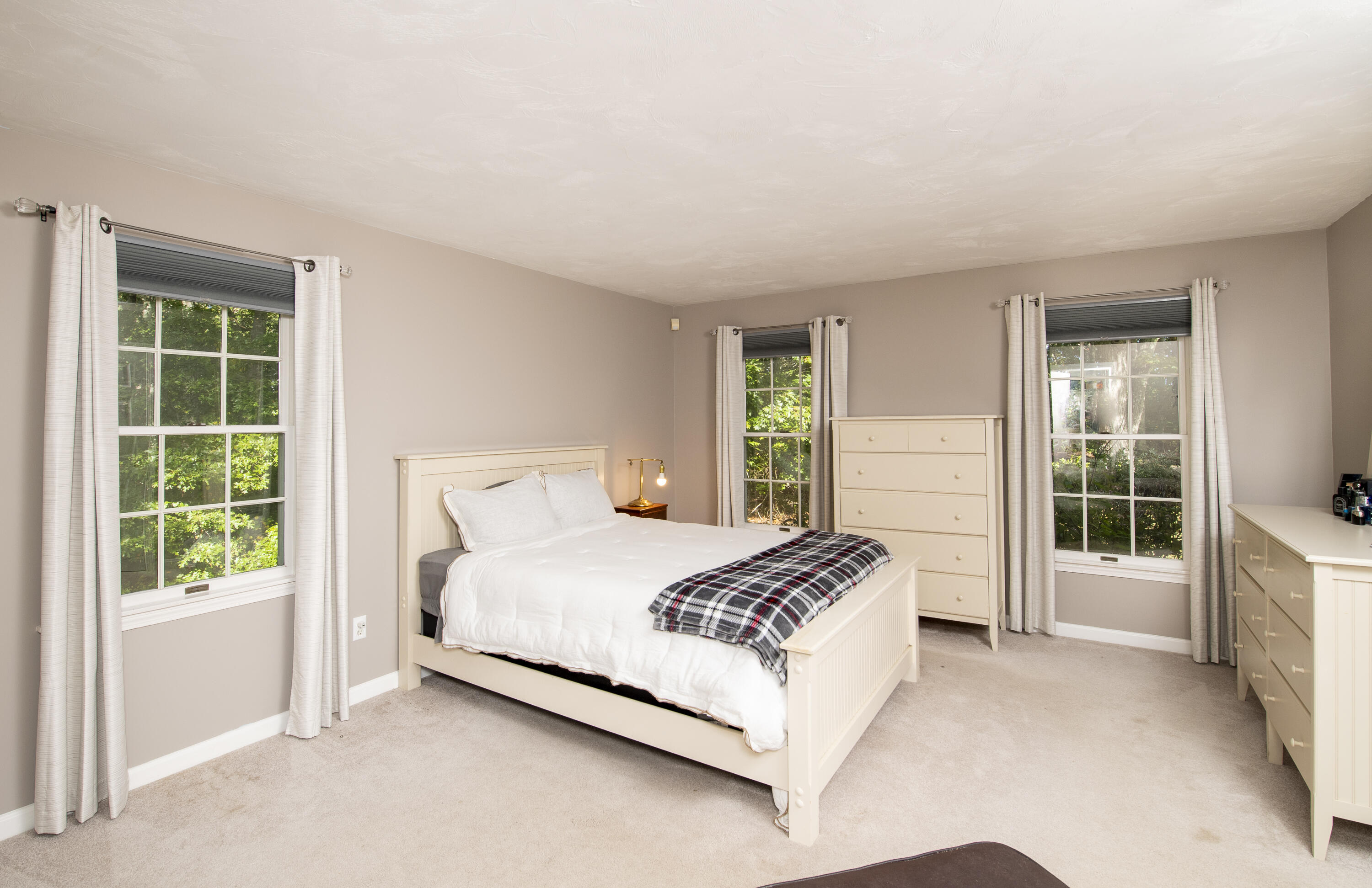 35 Wingfoot Drive