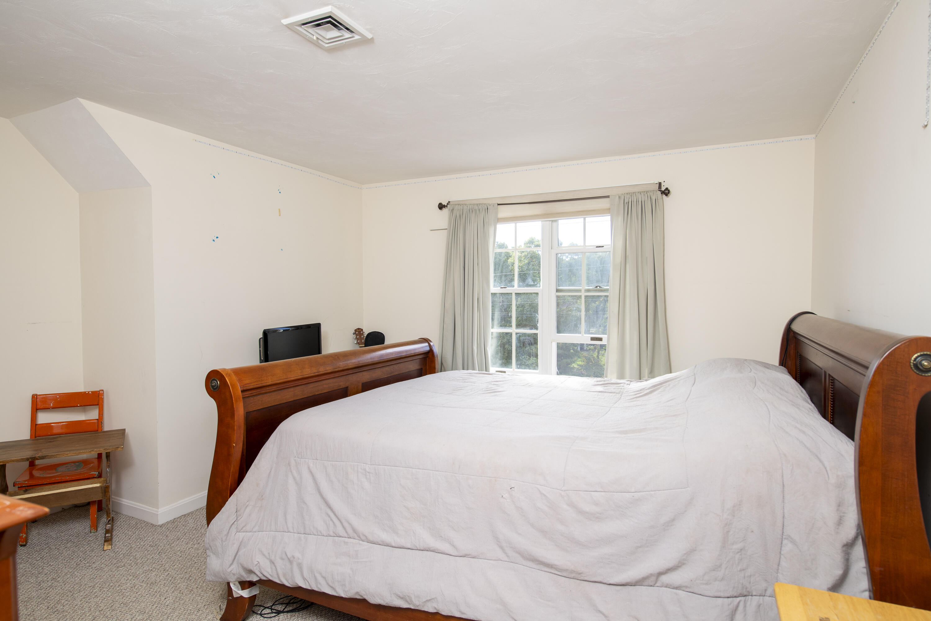 35 Wingfoot Drive