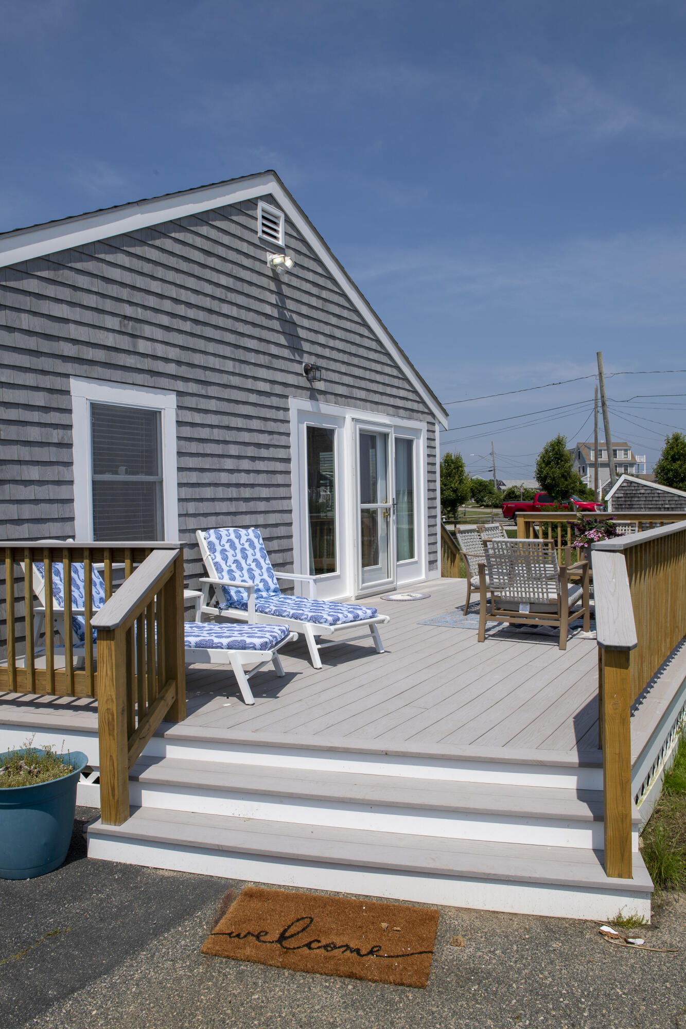 49 Freeman Avenue