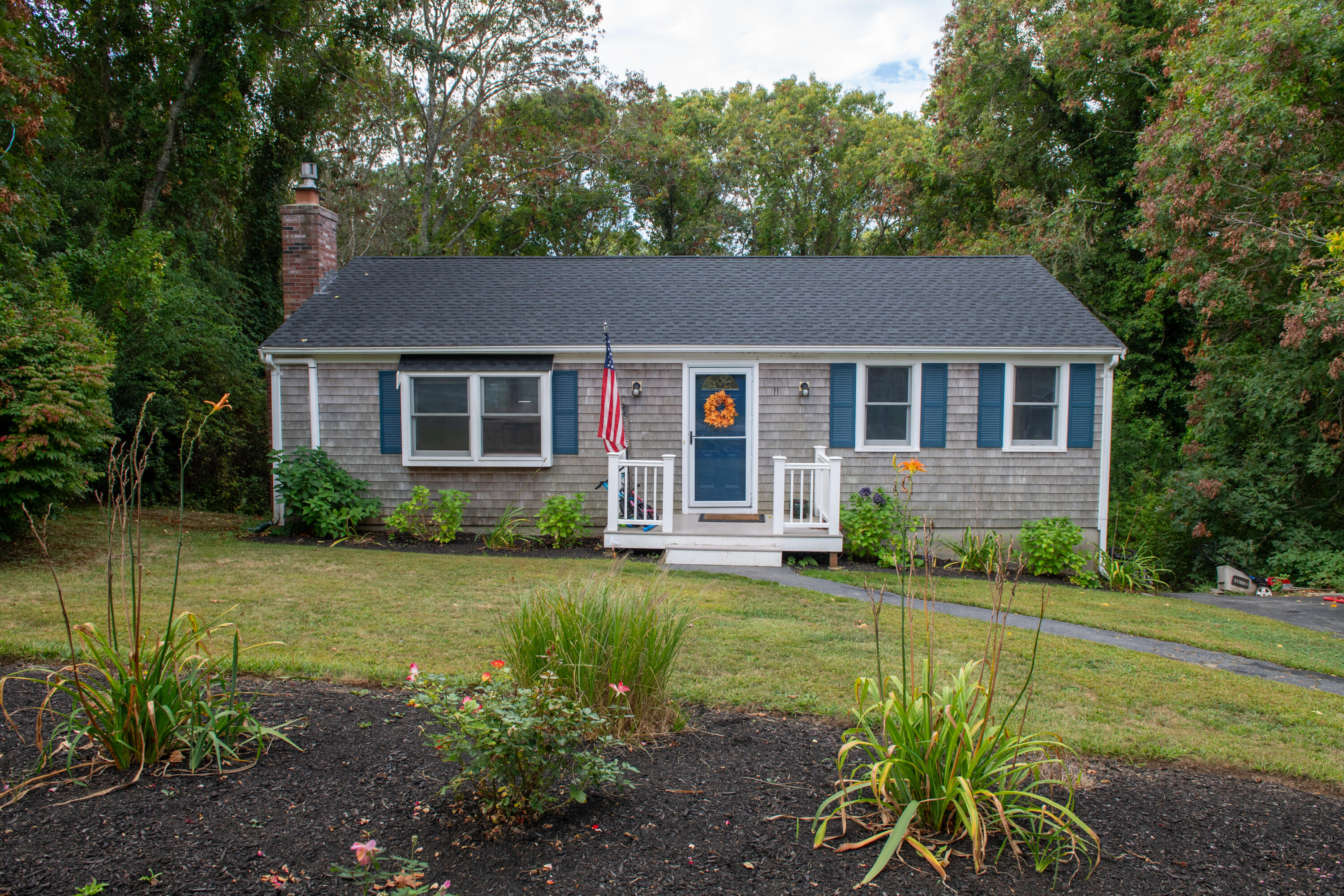 11 Warwick Way