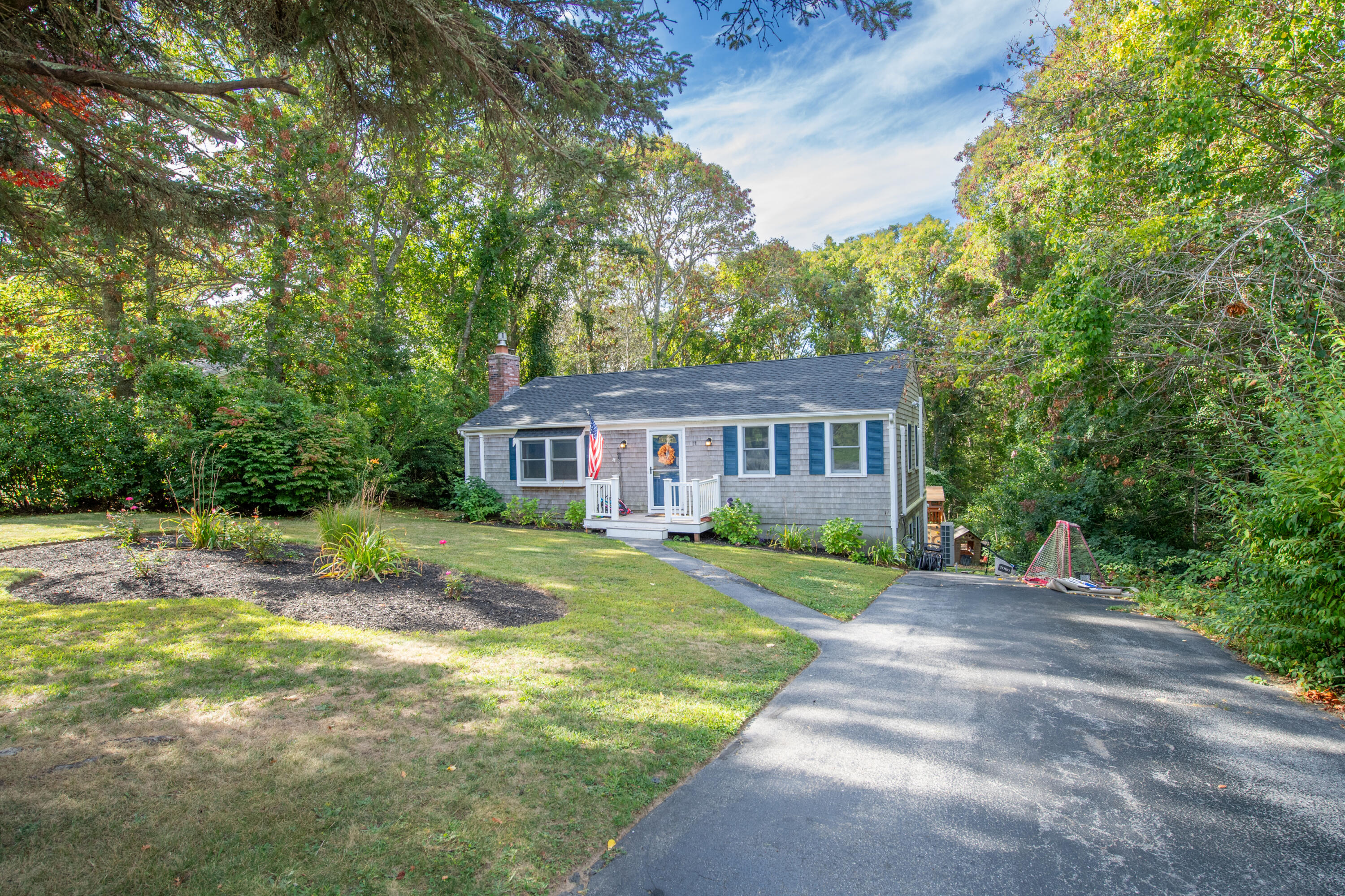 11 Warwick Way