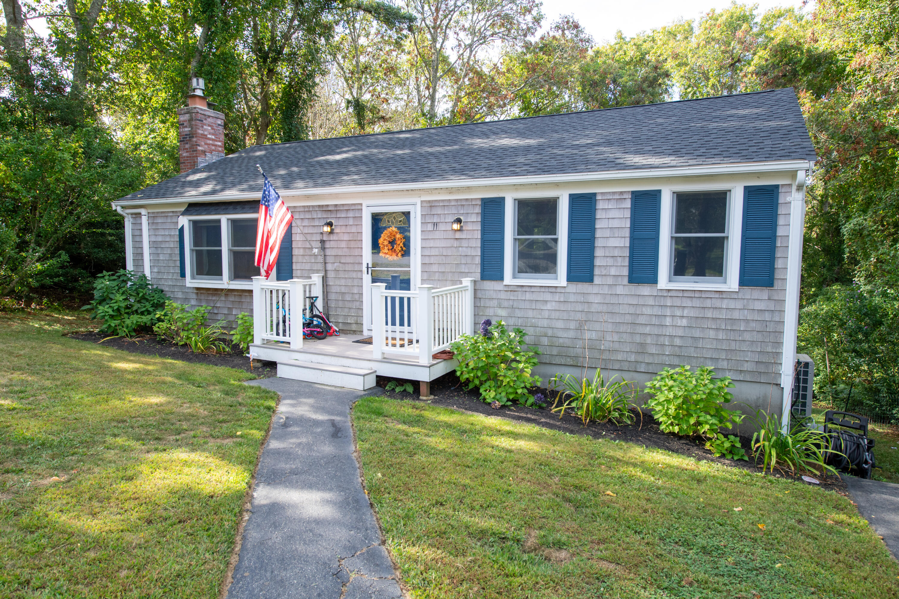 11 Warwick Way