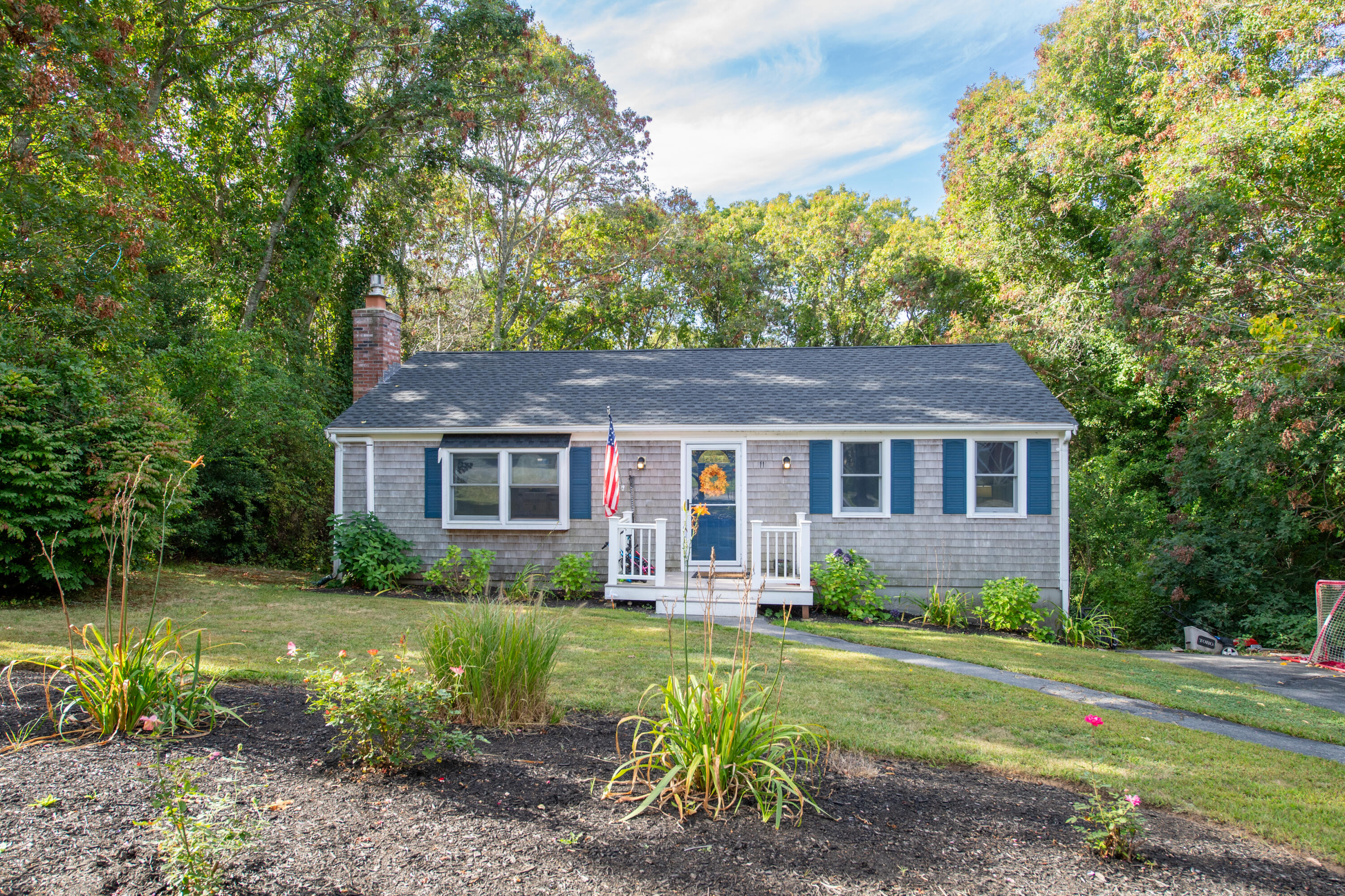 11 Warwick Way