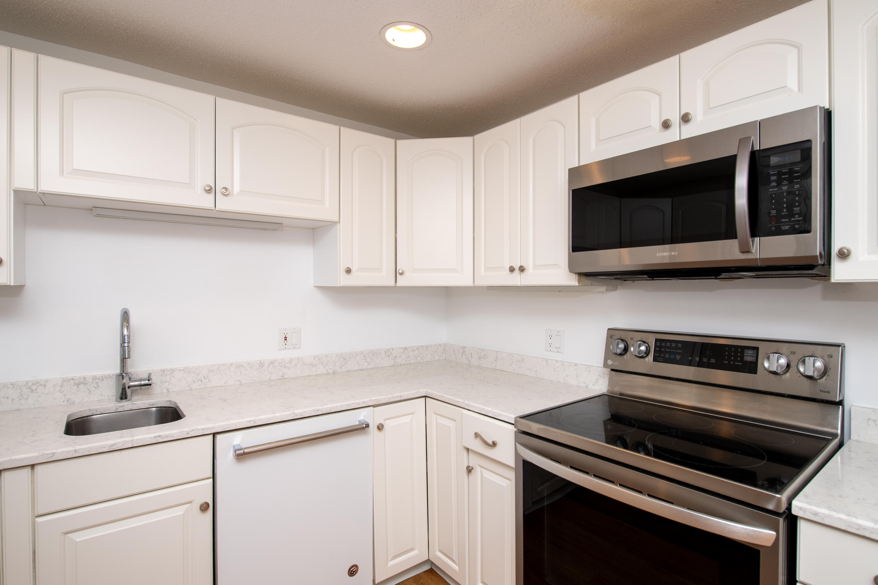 10 Village Green Circle UNIT 10