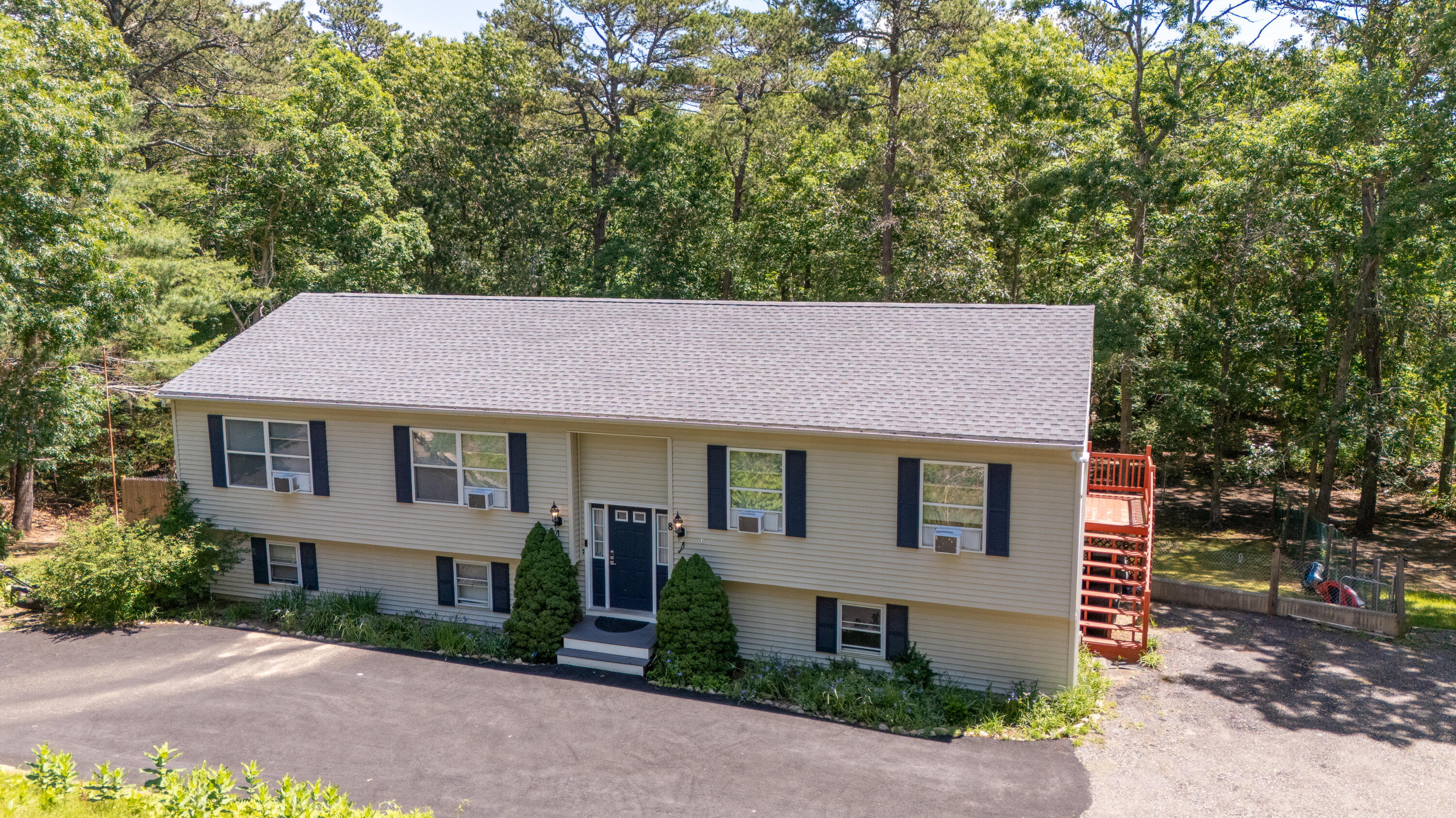 8 Raccoon Lane