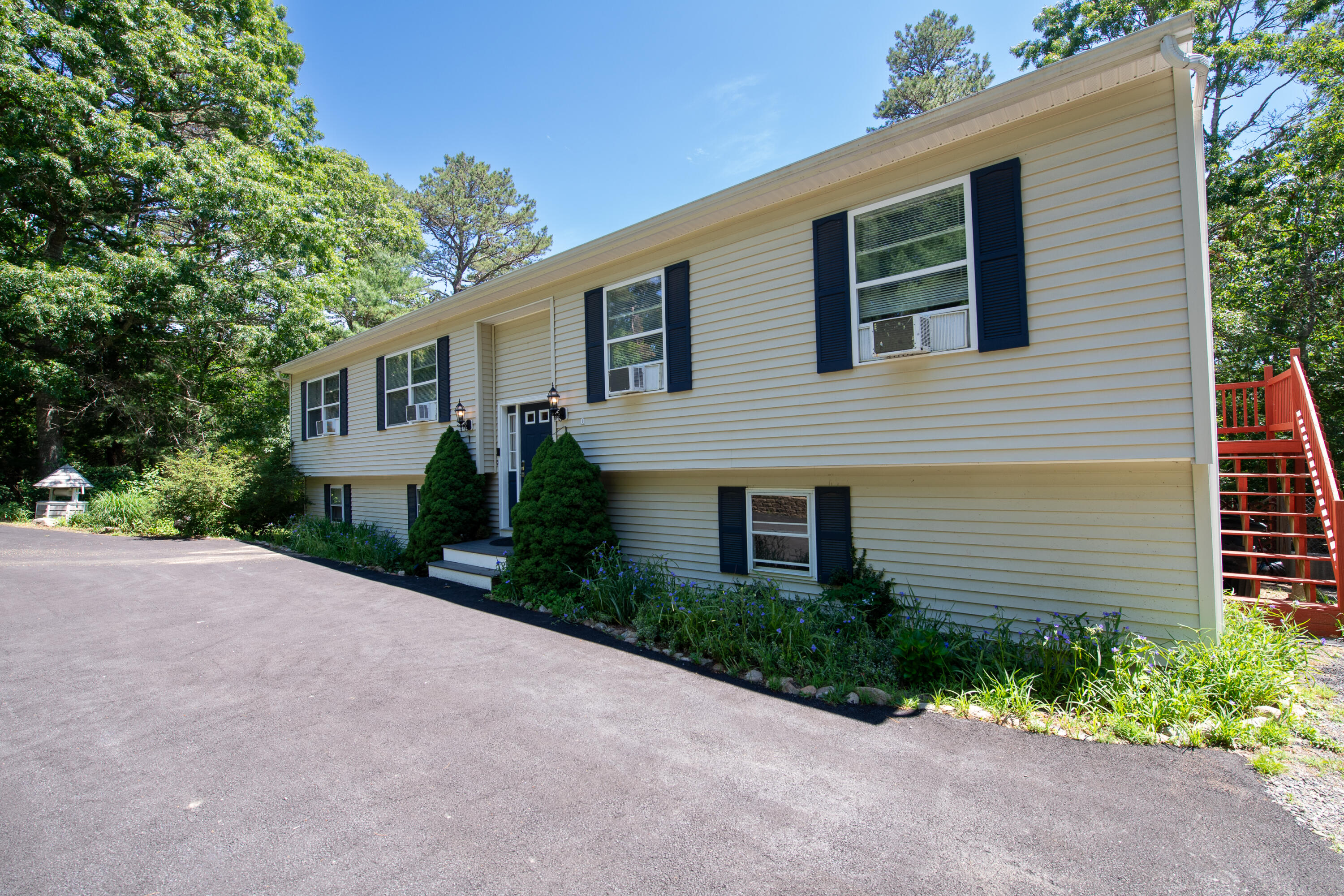 8 Raccoon Lane