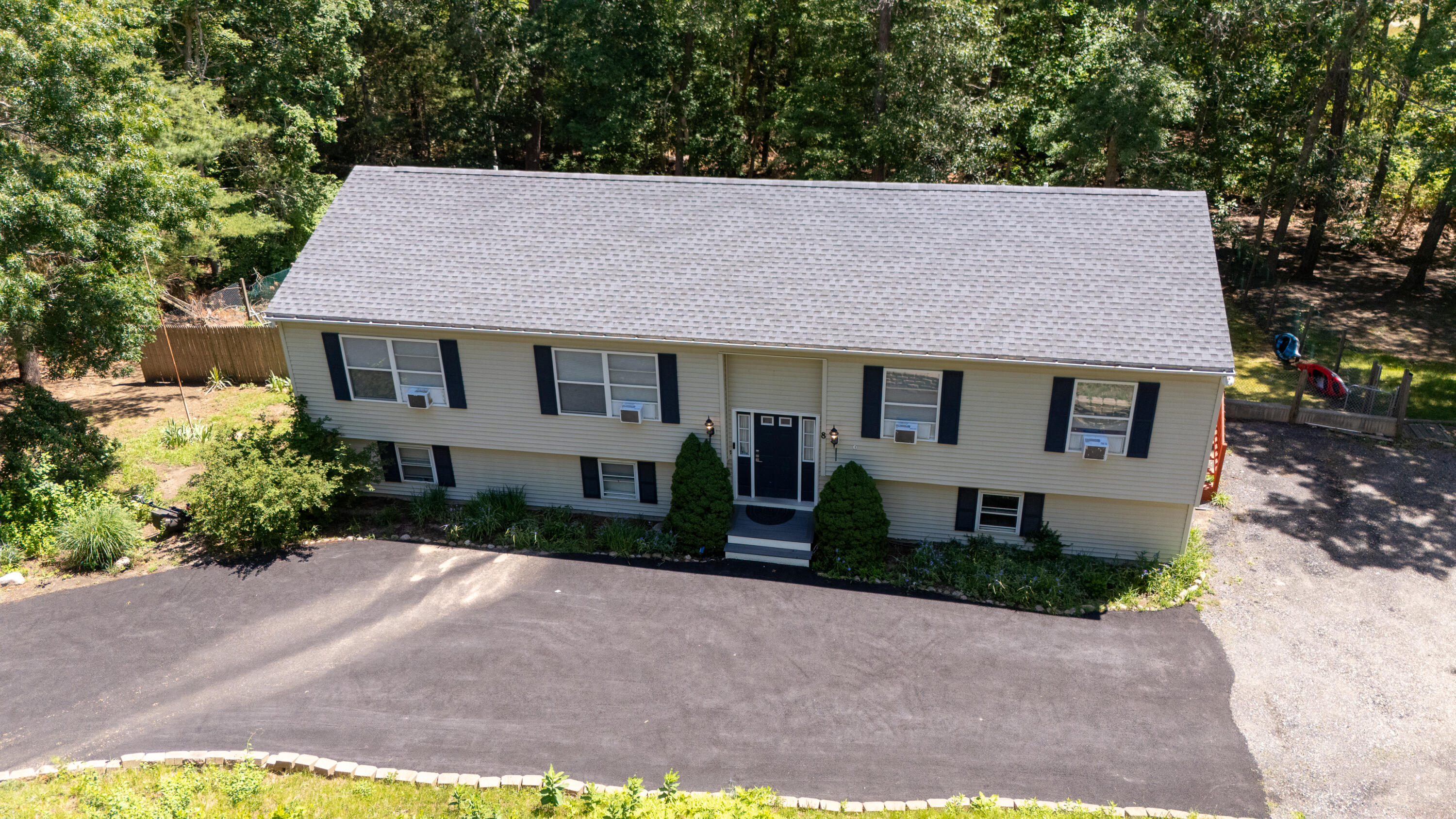 8 Raccoon Lane