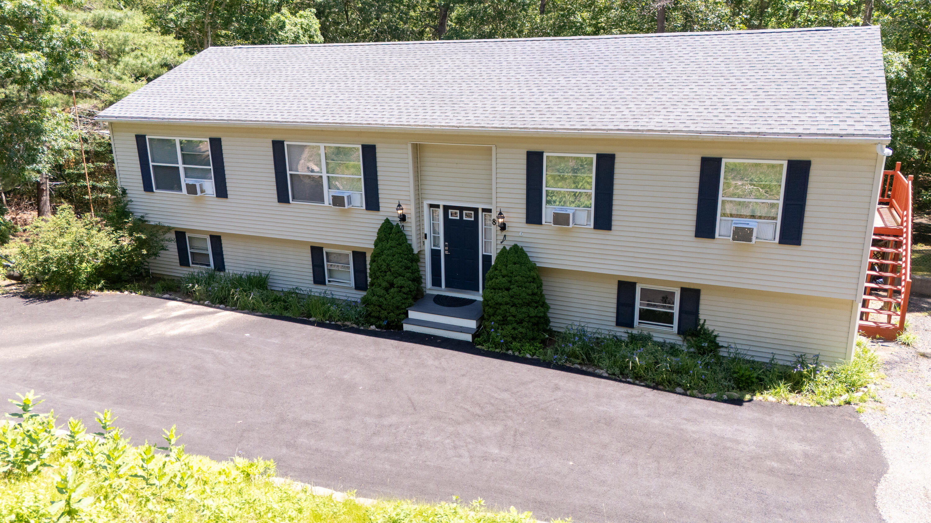 8 Raccoon Lane