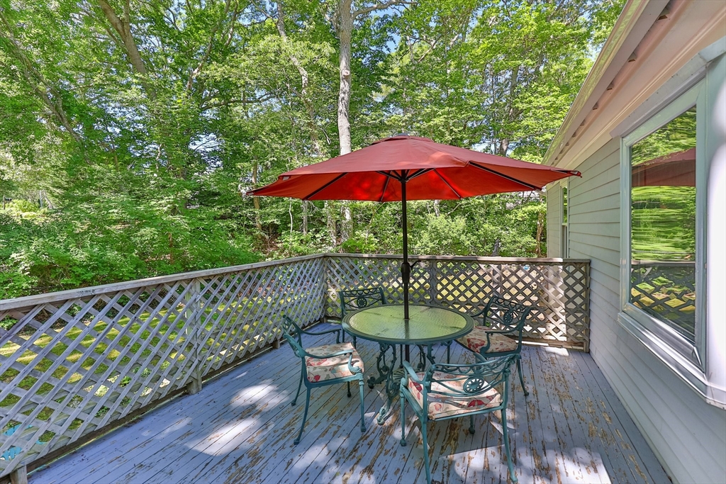 26 Huckins Neck Rd