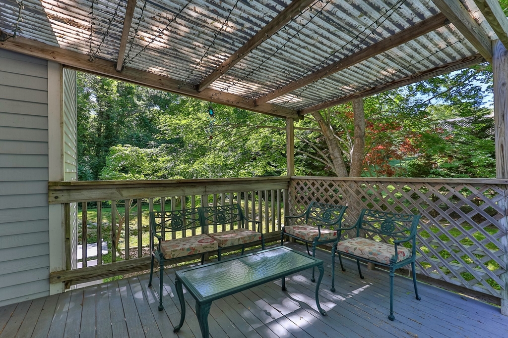 26 Huckins Neck Rd