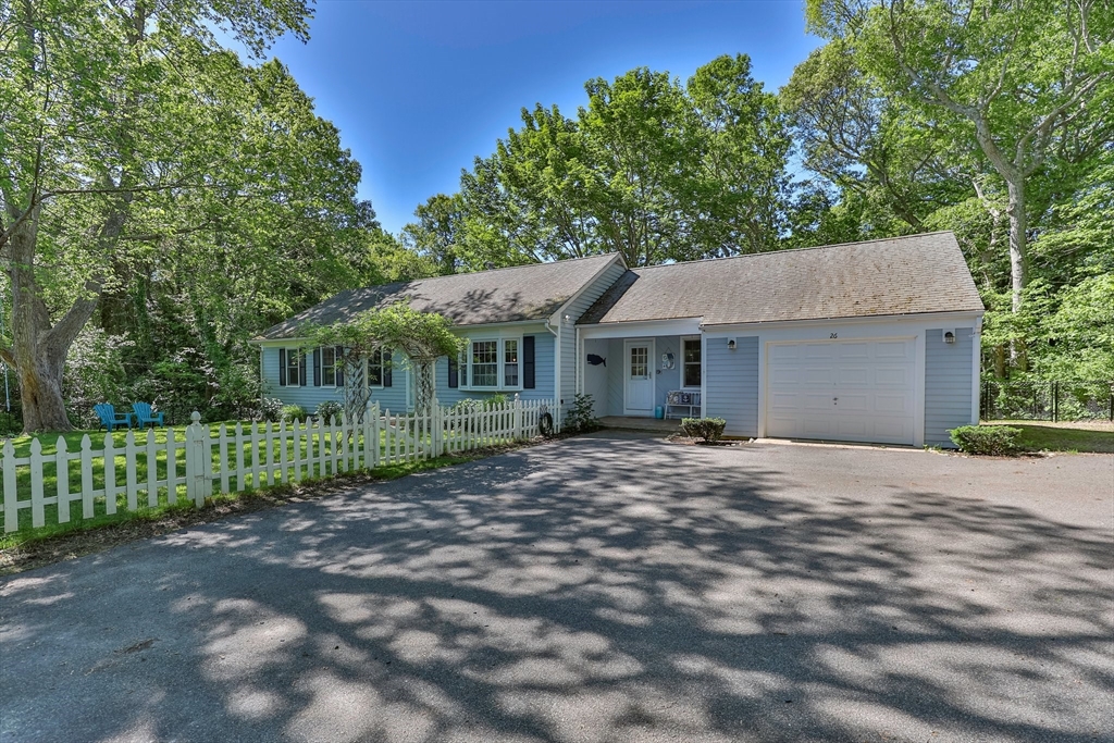 26 Huckins Neck Rd