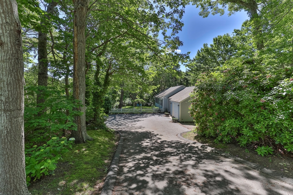 26 Huckins Neck Rd