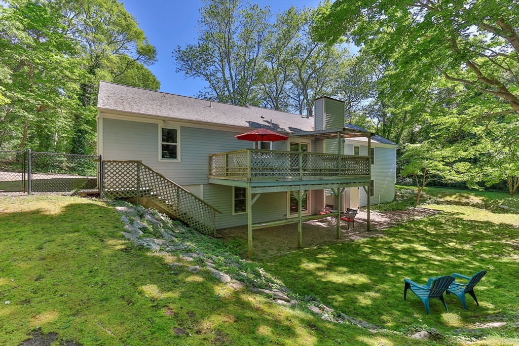 26 Huckins Neck Rd
