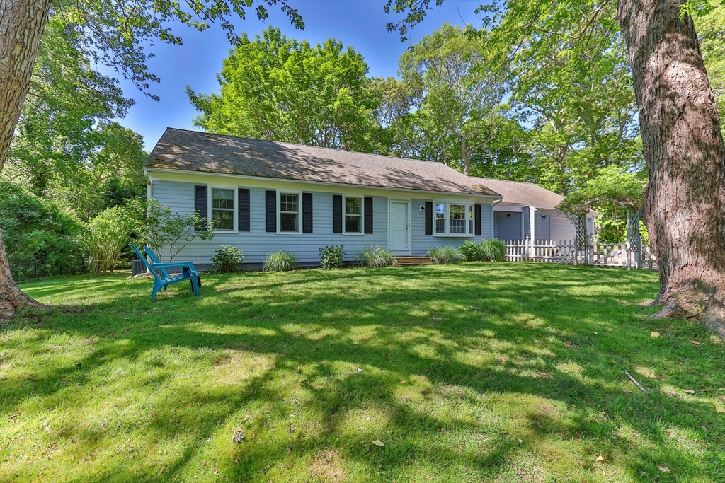 26 Huckins Neck Rd