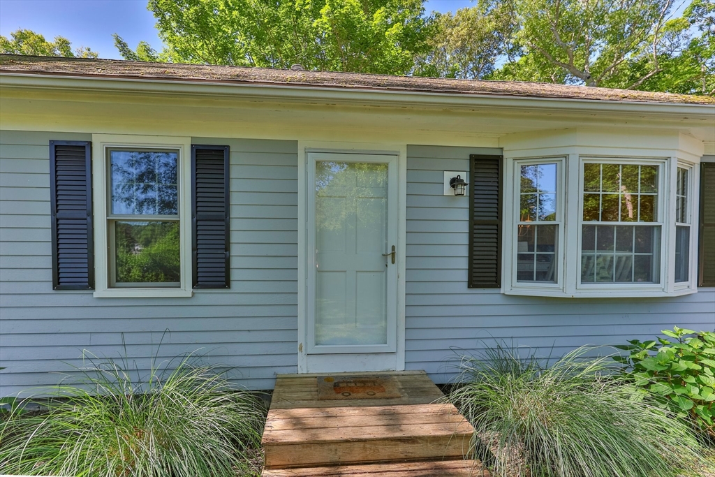 26 Huckins Neck Rd