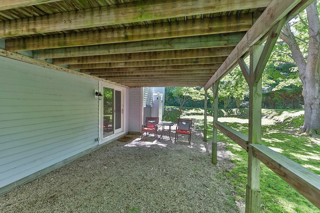 26 Huckins Neck Rd