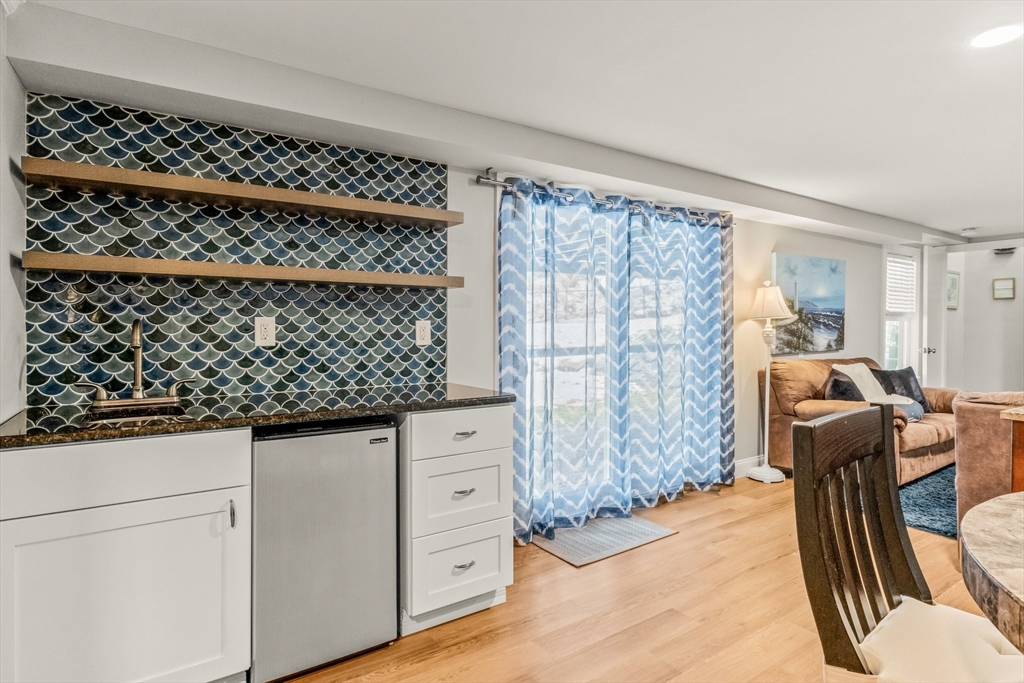 26 Huckins Neck Rd