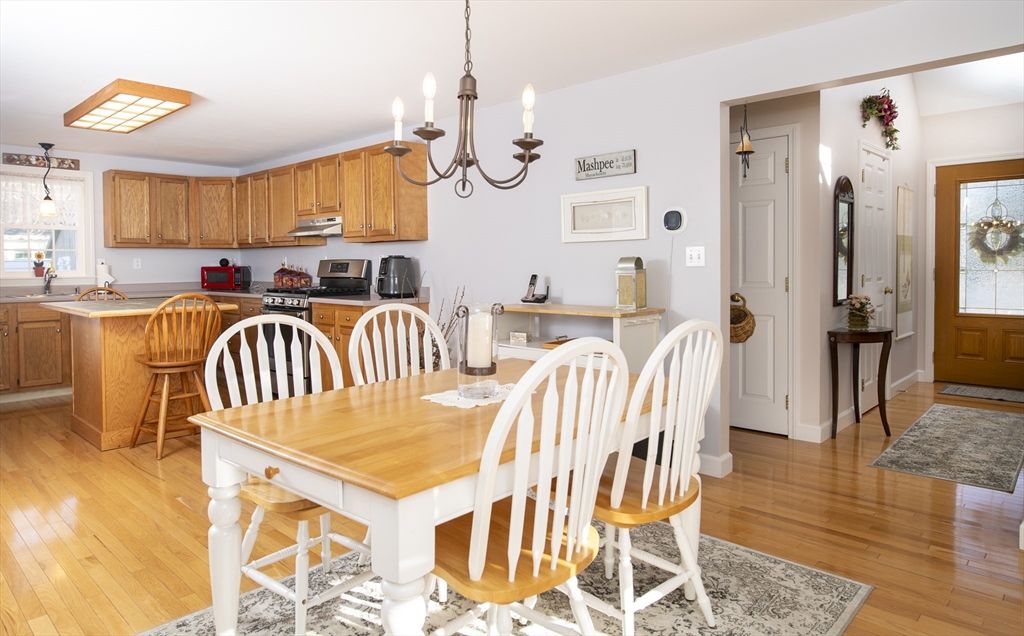 31 Mashpee Neck Rd