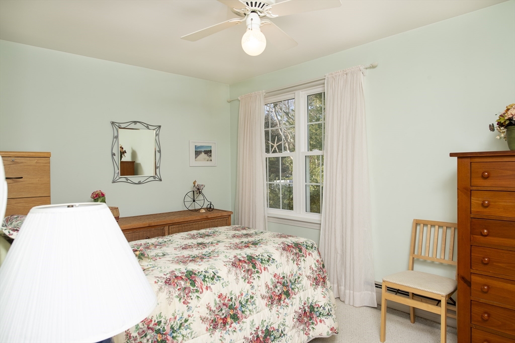31 Mashpee Neck Rd