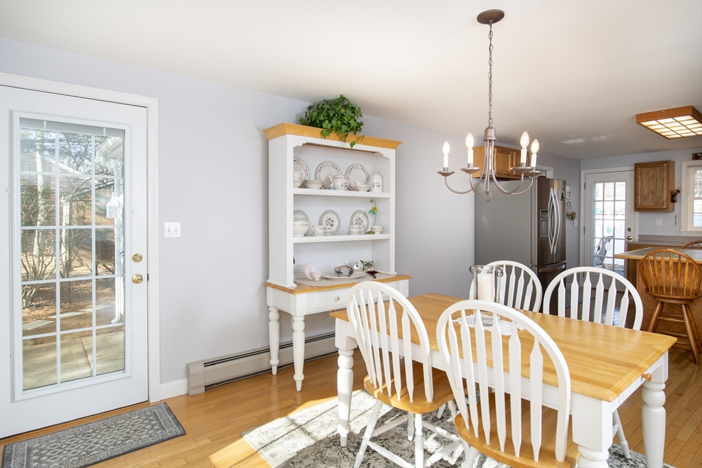 31 Mashpee Neck Rd