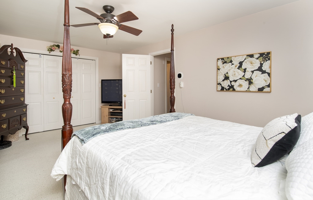 31 Mashpee Neck Rd