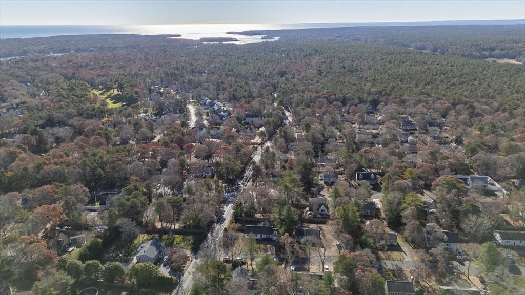31 Mashpee Neck Rd