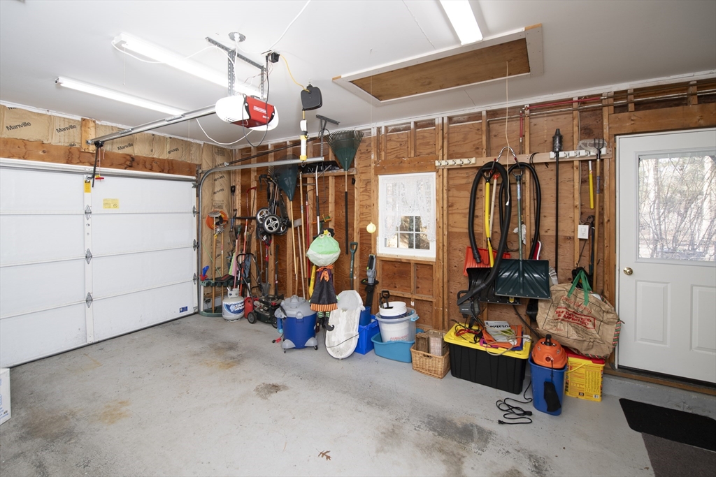 31 Mashpee Neck Rd