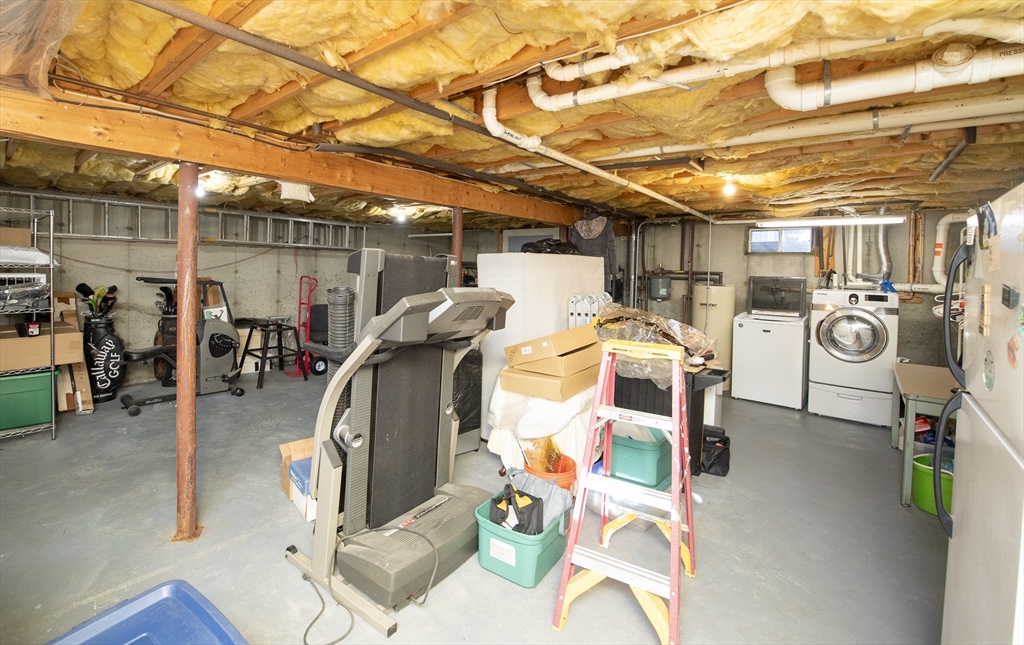 31 Mashpee Neck Rd
