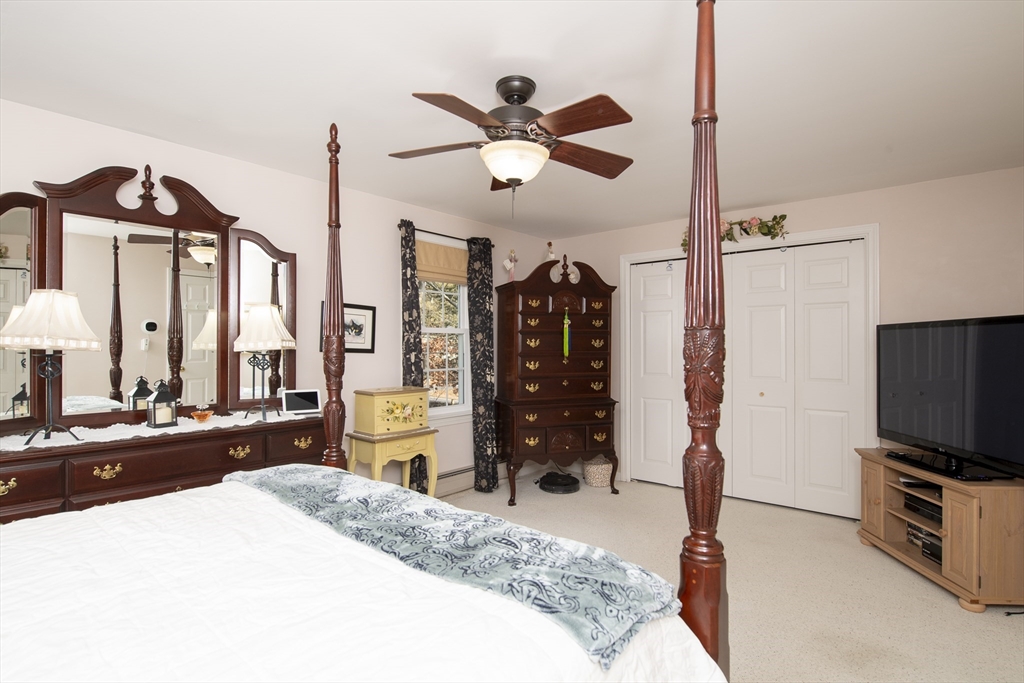 31 Mashpee Neck Rd