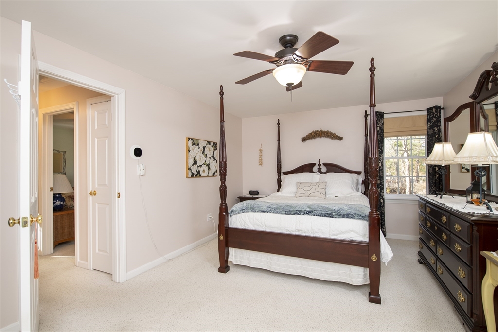 31 Mashpee Neck Rd